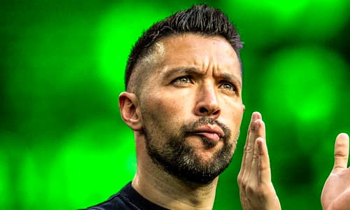 Farioli en Peter&nbsp;Bosz maken kans op de felbegeerde Rinus Michels Award dit seizoen, een prijs die wordt uitgereikt aan de beste trainer van het seizoen. Farioli, die zojuist bekendmaakte te vertrekken bij Ajax na een uiterst succesvol seizoen...