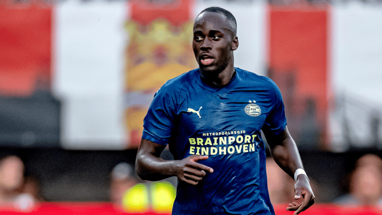Jordan Teze in het shirt van PSV.