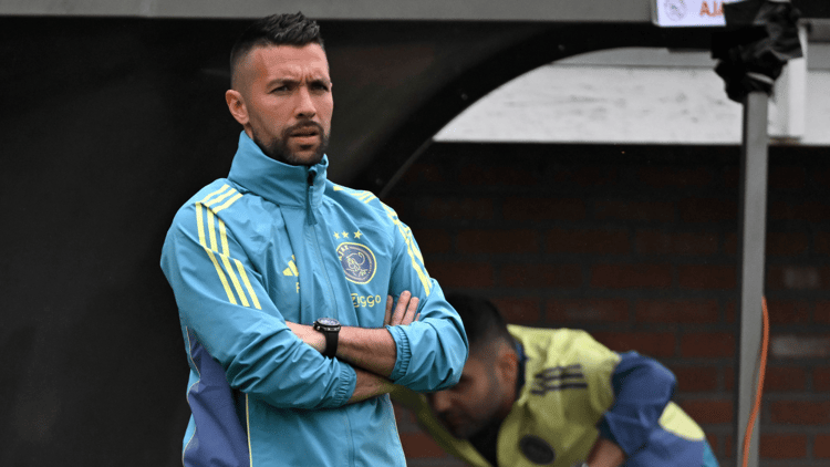 Er was ondanks de overwinning op FK Vojvodina toch de nodige kritiek op Ajax-trainer Francesco Farioli.