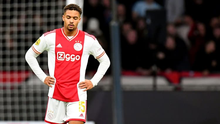 Devyne Rensch heeft een contract tot medio 2025 bij Ajax