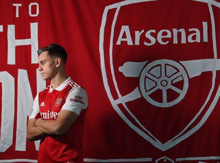 Leandro Trossard signed for Arsenal on Friday