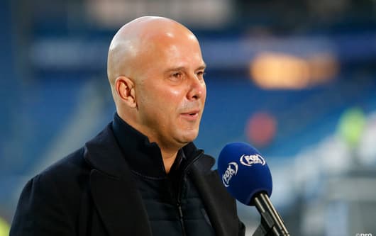 AZ sack head coach Arne Slot despite undefeated record