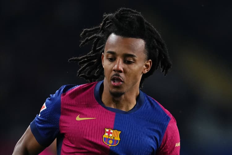 Jules Koundé in het shirt van Barcelona