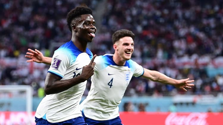 Bukayo Saka was de grote man bij Engeland met twee treffers.