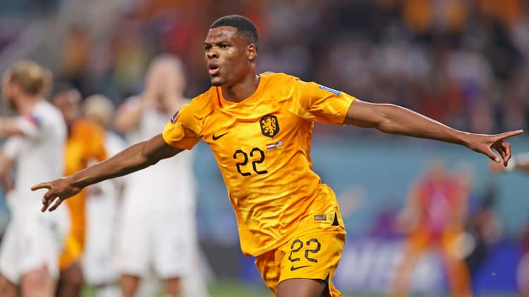 Denzel Dumfries impressed at the 2022 World Cup