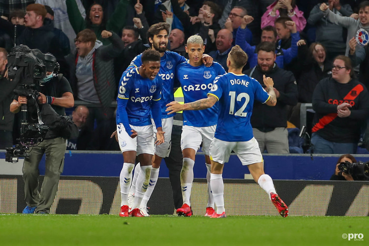 Gray remains at Everton