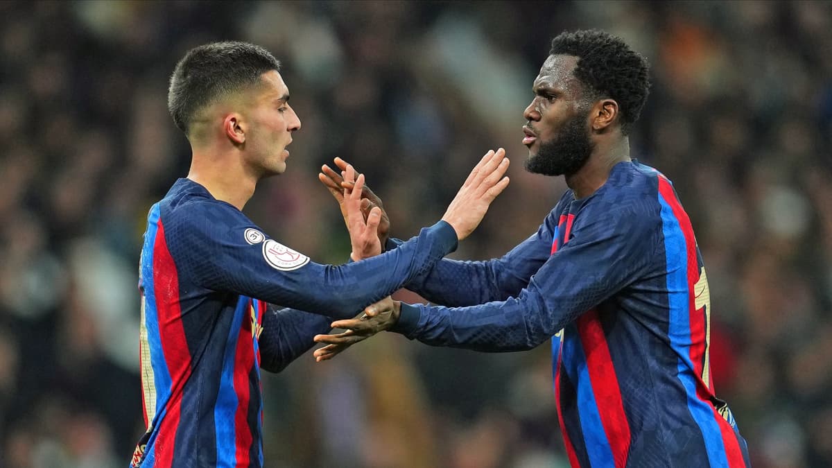 Barca pair Ferran Torres and Franck Kessie.