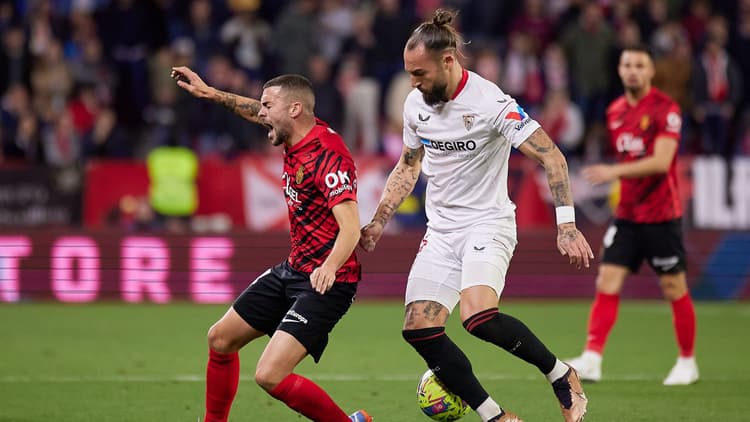 Nemanja Gudelj is nog altijd een van de sterkhouders bij Sevilla