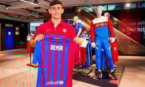 Yusuf Demir signs for Barcelona
