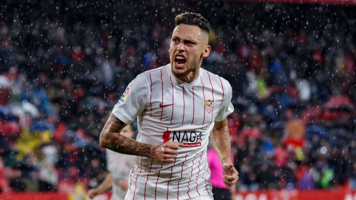 Lucas Ocampos, Sevilla, 2021/22
