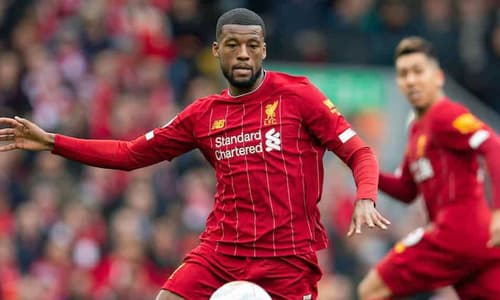 Gini Wijnaldum playing for Liverpool.