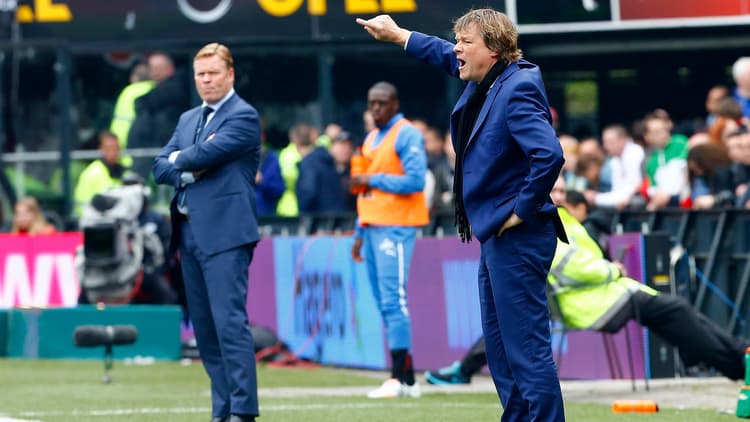 Erwin Koeman als trainer van Feyenoord tegenover zijn broer Ronald Koeman, die destijds trainer was van PSV