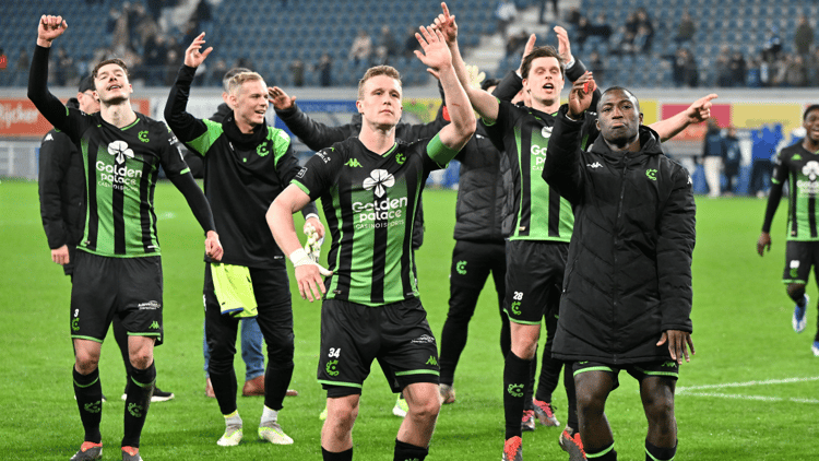 Kévin Denkey (rechts) maakt de overstap naar de MLS.