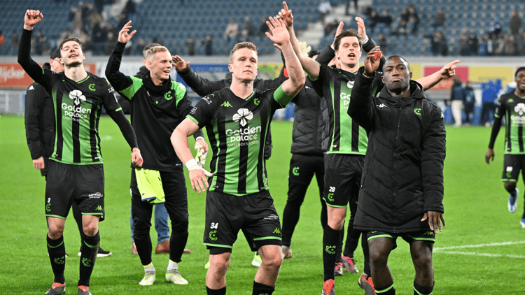 Kévin Denkey (rechts) maakt de overstap naar de MLS.