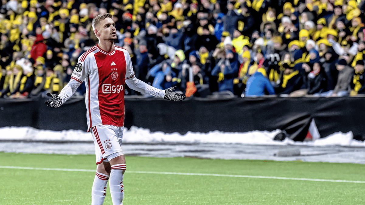 Kenneth Taylor aast niet op een transfer bij Ajax door kritiek ...