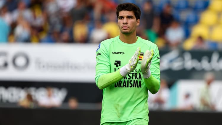 Als tiener doorliep João Virgínia de jeugdopleidingen van Benfica en Arsenal.