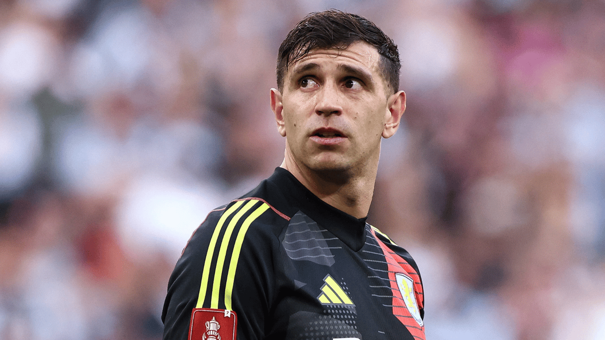 Emiliano Martinez, Aston Villa, 2024/25