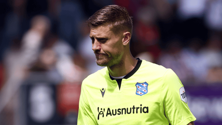 Andries Noppert heeft nog een contract tot medio 2027 bij sc Heerenveen.