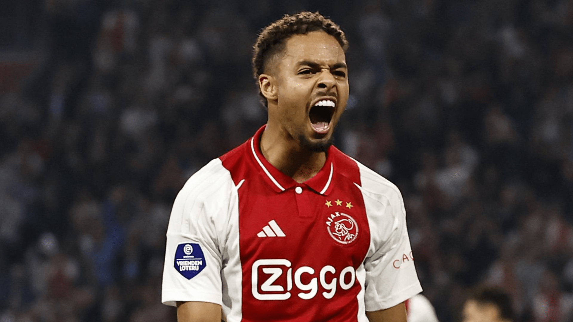 Devyne Rensch is een kind van de club en doorliep een groot gedeelte van de jeugdopleiding alvorens hij zijn debuut maakte voor Ajax.