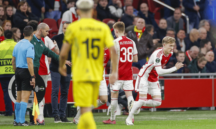 Het Ajax-debuut van Julian Rijkhoff.