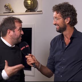 Van der Vaart ziet geen toekomst voor Ajacieden: ‘Kan een streep doorheen'