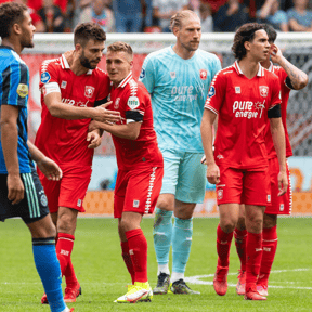 PSV sorteert voor op transfers en meldt zich bij FC Twente