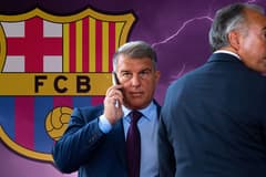 Joan Laporta, Barcelona, crisis