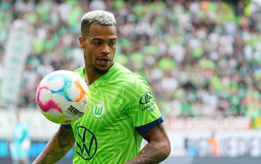 Lukas Nmecha in action for Wolfsburg.