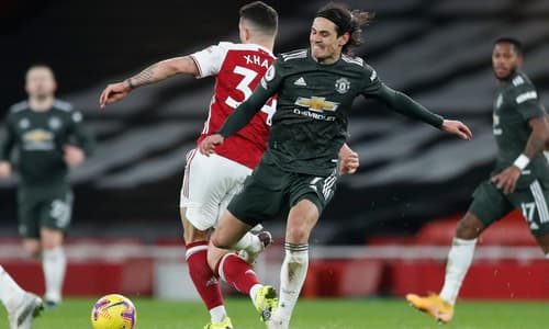 Man Utd: Solskjaer backs Cavani after misses and cites Ferguson advice