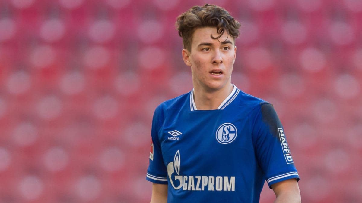 Schalke striker Matthew Hoppe