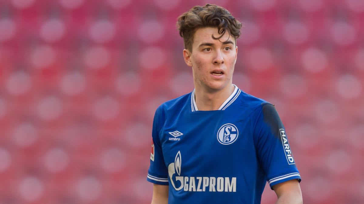 Schalke striker Matthew Hoppe