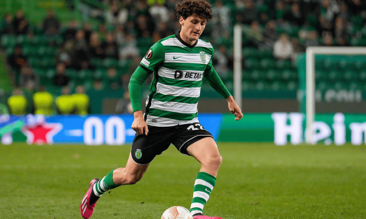 Mateo Tanlongo in actie voor Sporting Portugal