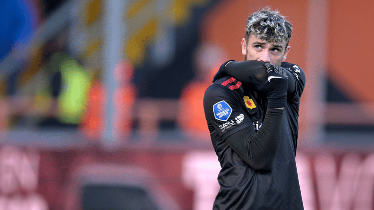 Troy Parrott in het shirt van Excelsior.