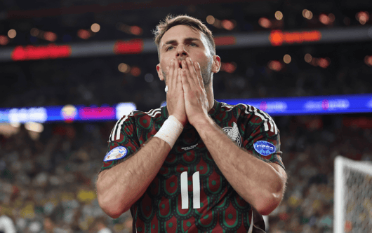 Santiago Giménez, Mexico