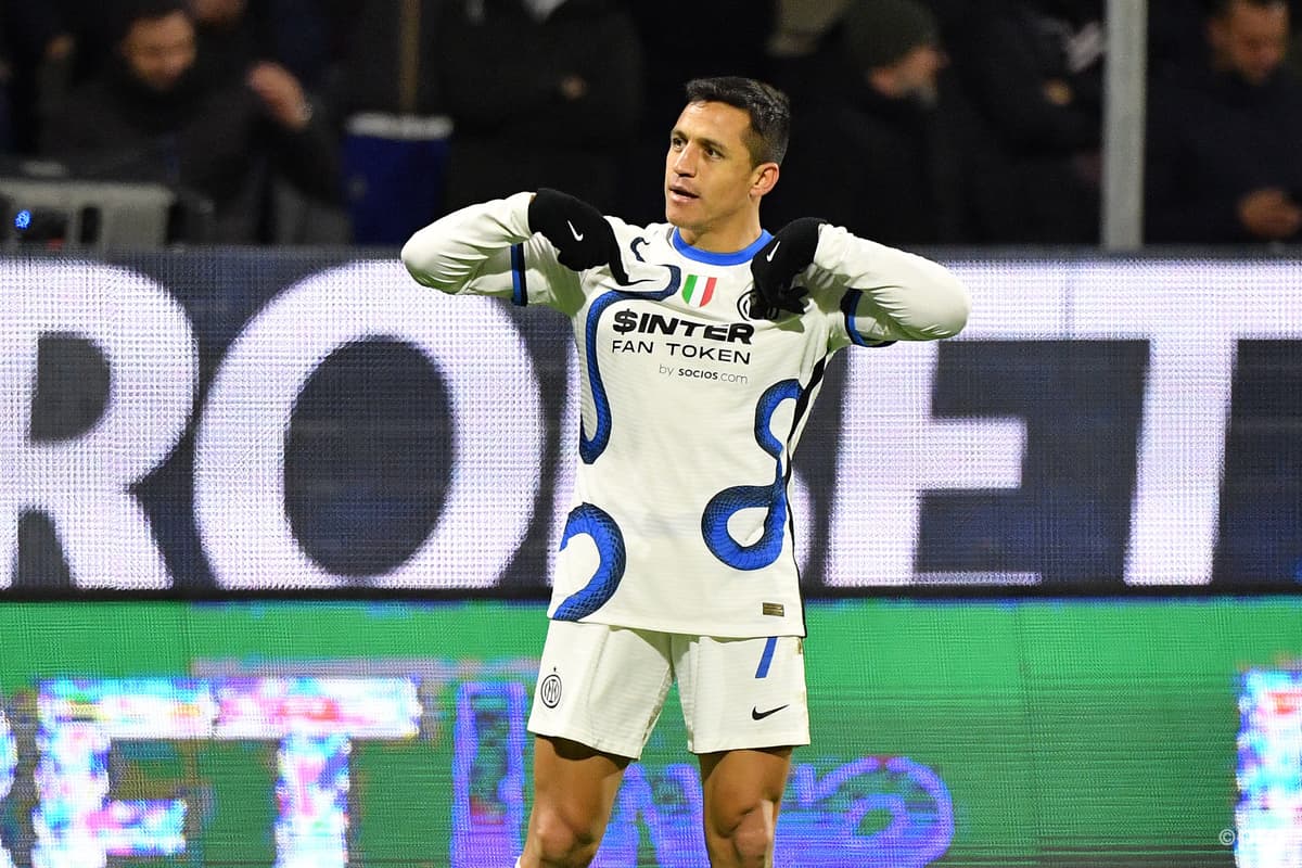 Alexis Sanchez celebrates scoring for Inter v Salernitana in Serie A