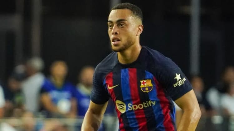 Sergino Dest is set to join PSV