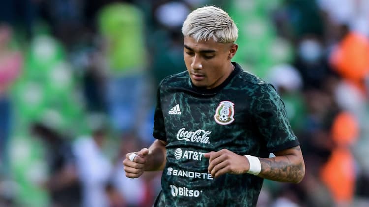 Julián Araujo in het shirt van zijn nationale ploeg.