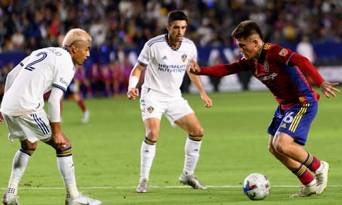 Julián Araujo, LA Galaxy, 2022/23