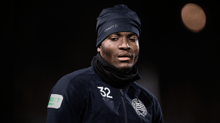 Nathaniel Adjei heeft nog een contract tot medio 2026 bij Hammarby IF