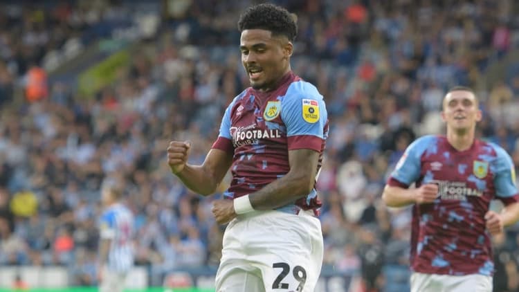 Ian Maatsen playing for Burnley