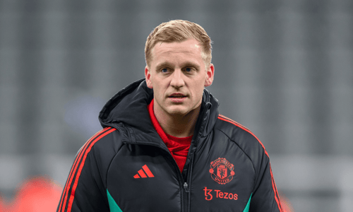 Donny van de Beek, Manchester United
