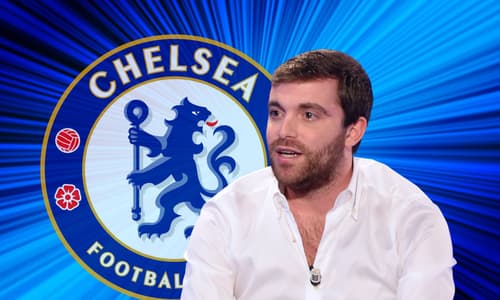 Fabrizio Romano and the Chelsea badge on a blue abstract background