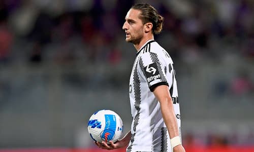 Adrien Rabiot in action for Juventus.