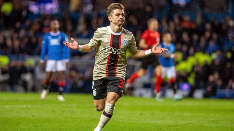 Francisco Conceição tekende afgelopen zomer een contract tot medio 2027 bij Ajax.