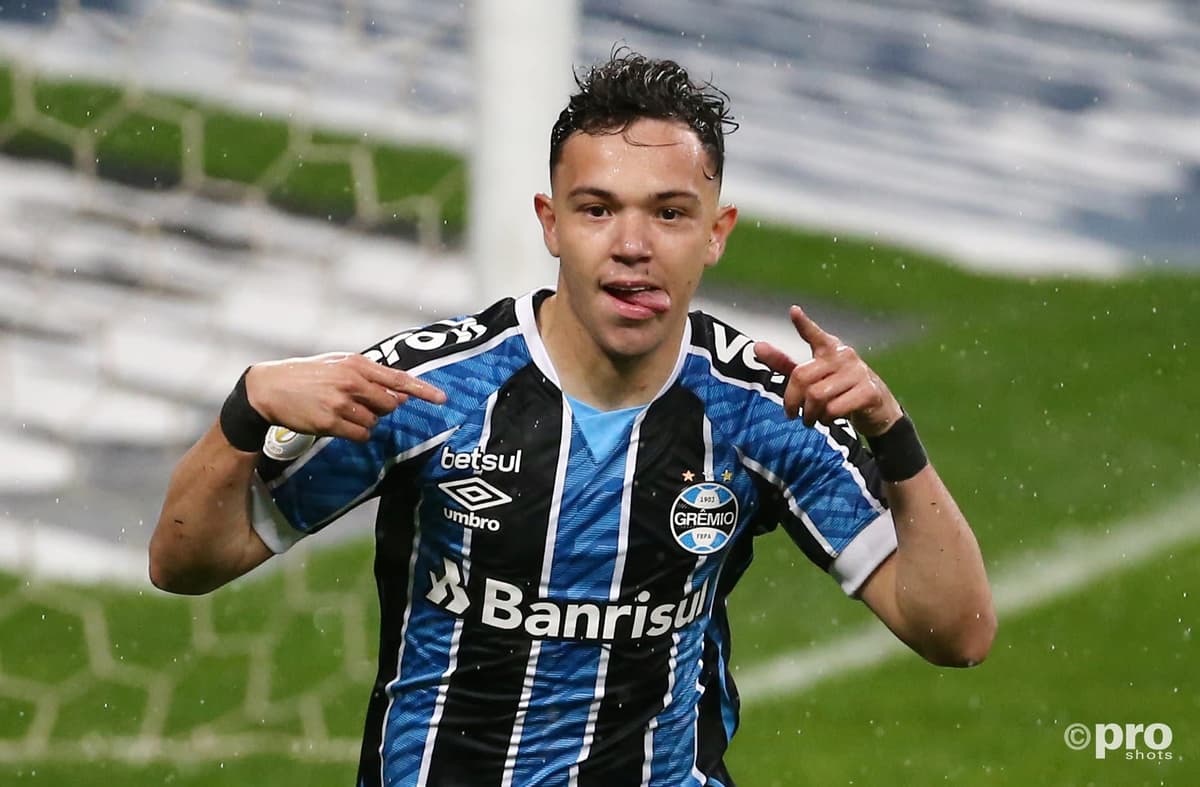 Porto confirm signing of €15m Gremio star Pepe