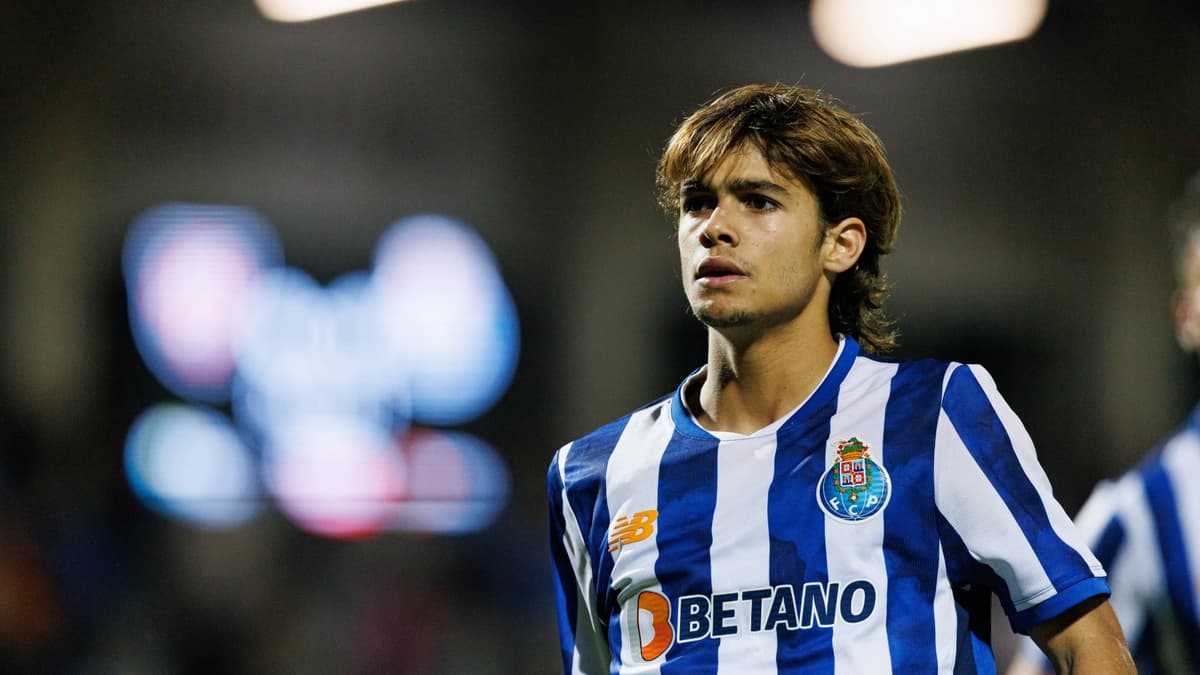 Rodrigo Mora, Porto, 2024/25
