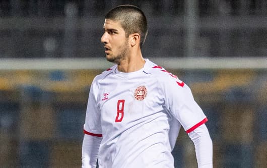 Zidan Sertedmir in action for Denmark U19.