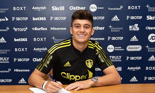Daniel James signs for Leeds from Man Utd