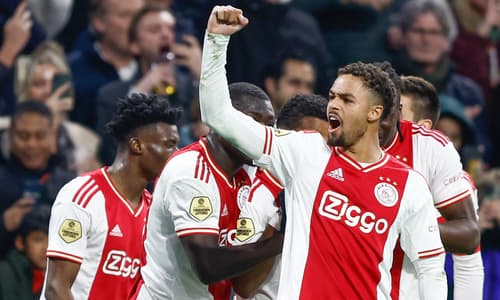 Ajax, Devyne Rensch