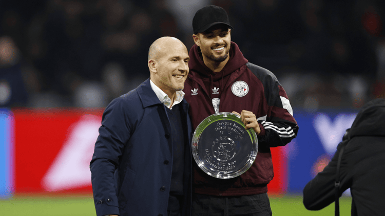 Devyne Rensch speelde dit seizoen al 24 wedstrijden voor Ajax.